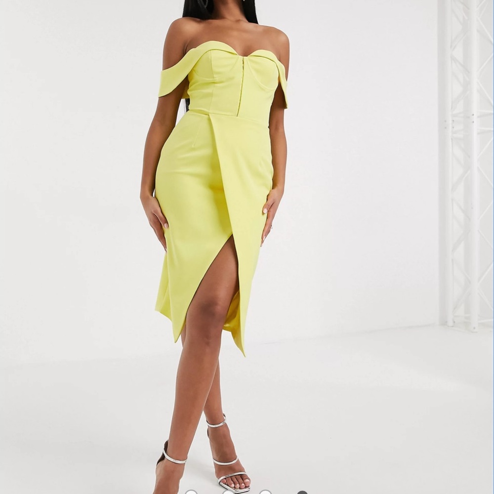 NWT.  Lavish Alice yellow midi dress. - Picture 2 of 6